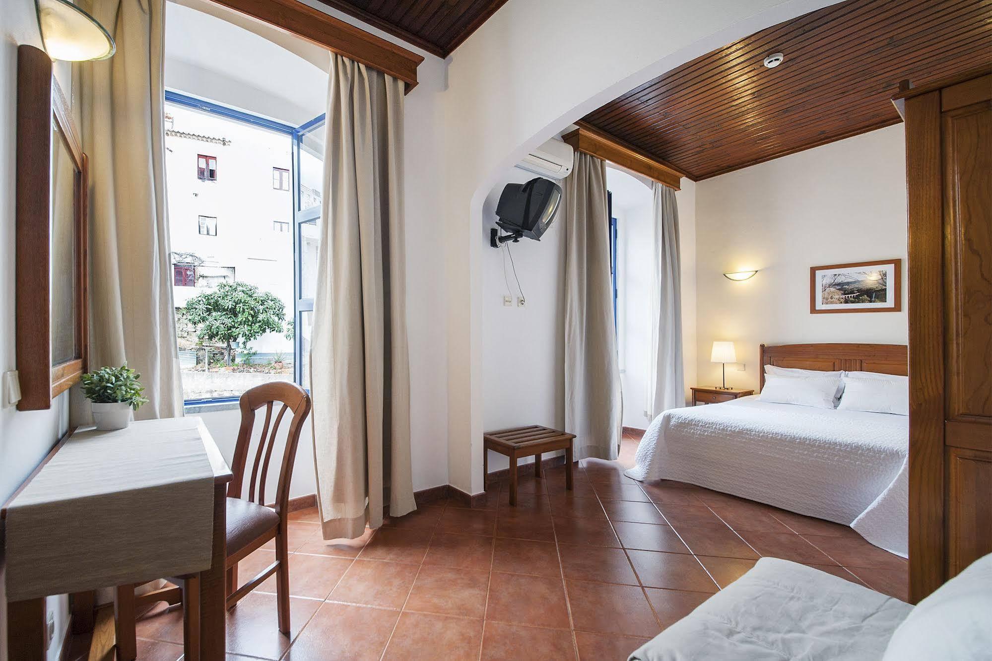 Beira Rio Hotel Mertola Bagian luar foto