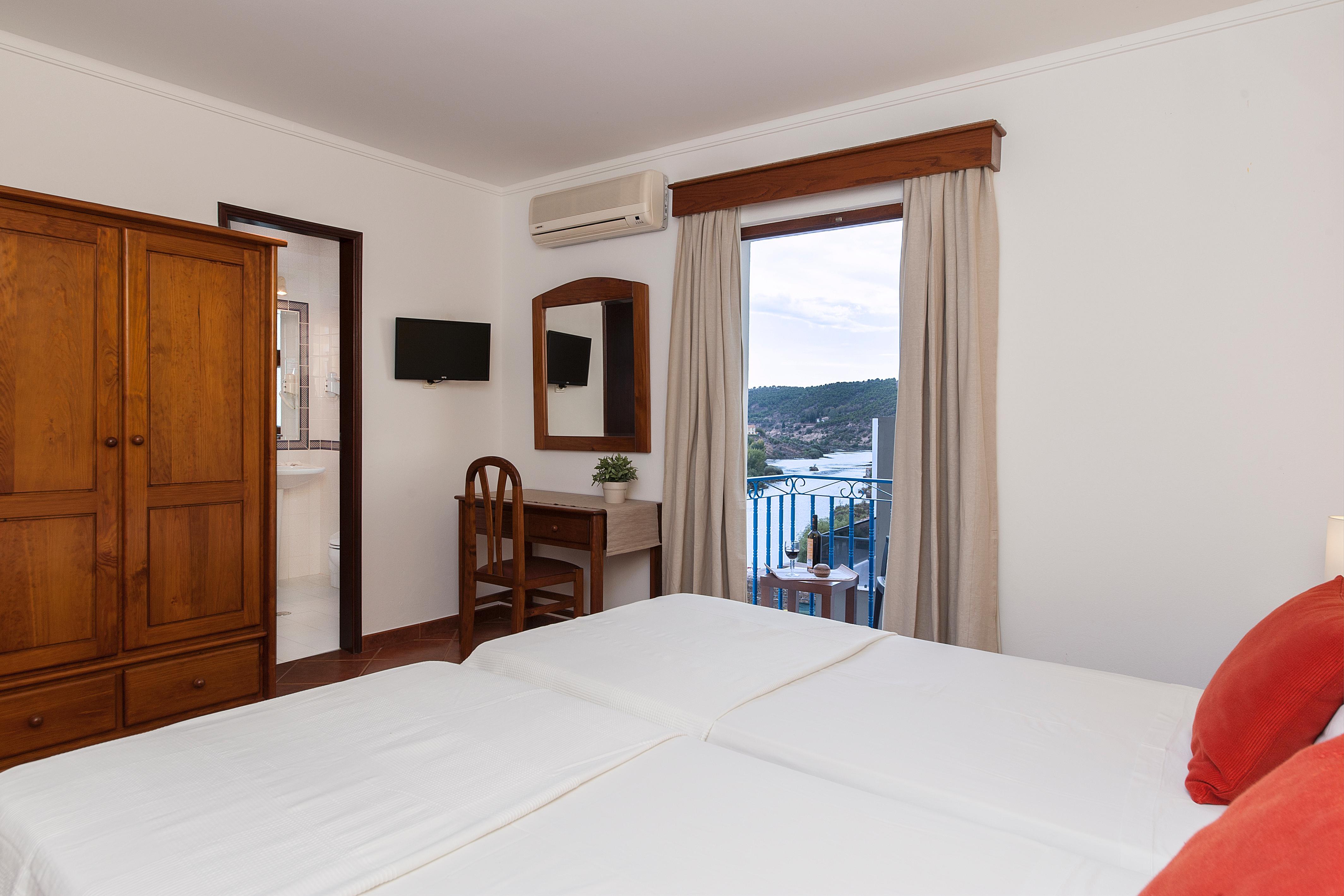 Beira Rio Hotel Mertola Bagian luar foto
