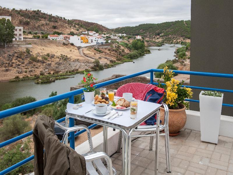 Beira Rio Hotel Mertola Bagian luar foto