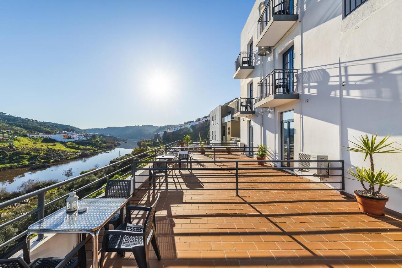 Beira Rio Hotel Mertola Bagian luar foto