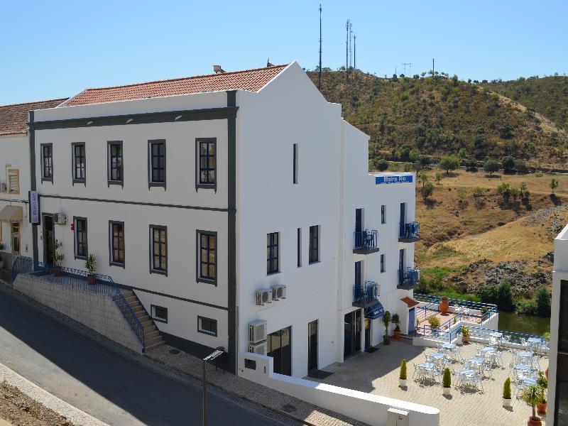 Beira Rio Hotel Mertola Bagian luar foto